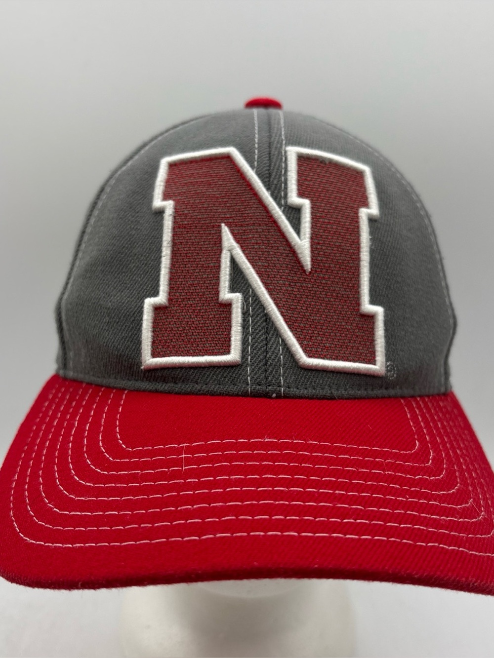 Nebraska Cornhusker NCAA Zephyr Gray/Red Size‎ Small Fitted Baseball Hat